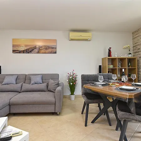 Apartment Dani 2333